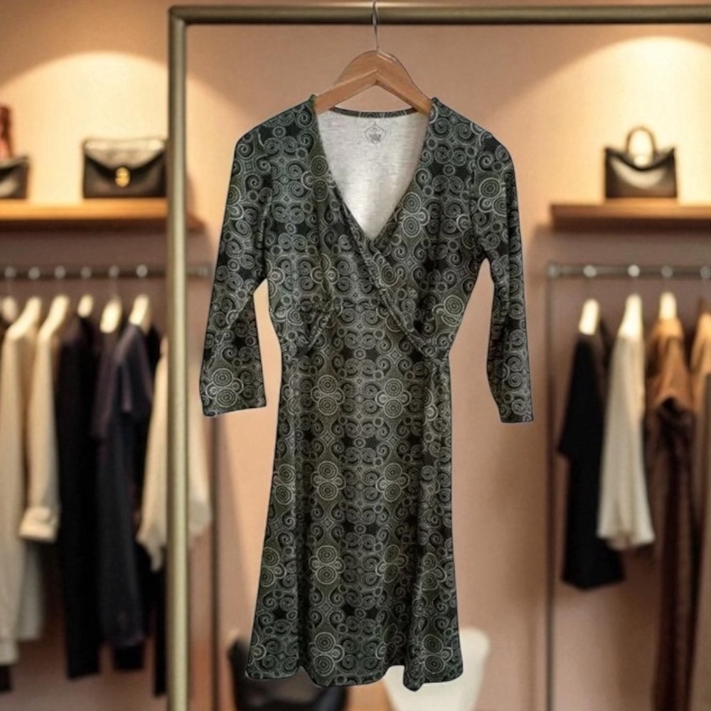 PrAna 3/4 sleeve faux wrap dress green swirl pattern Size M